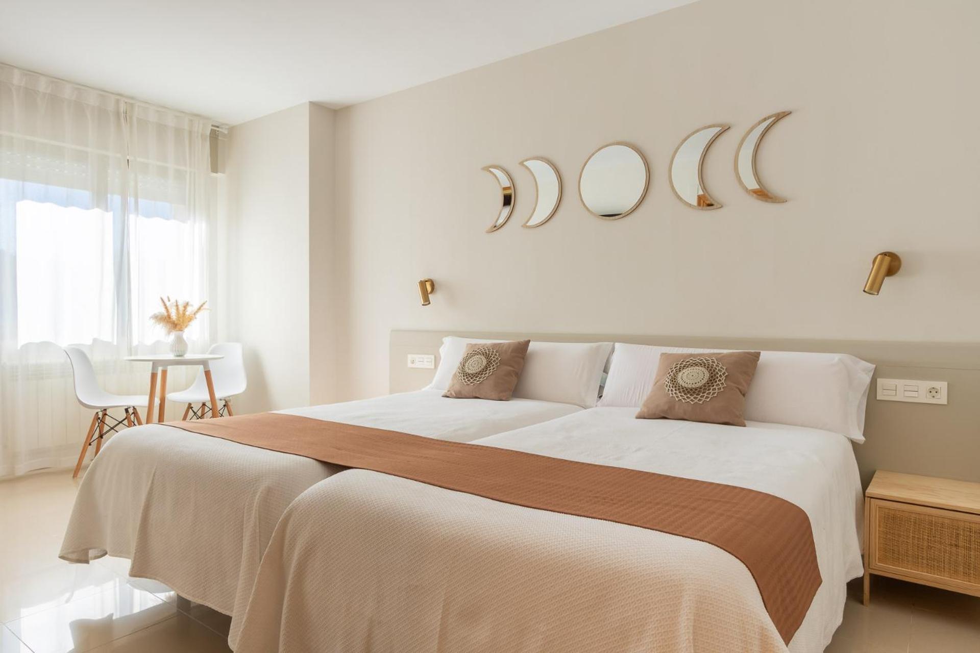 Hostal Lobrega Торресилья-Эн-Камерос Экстерьер фото